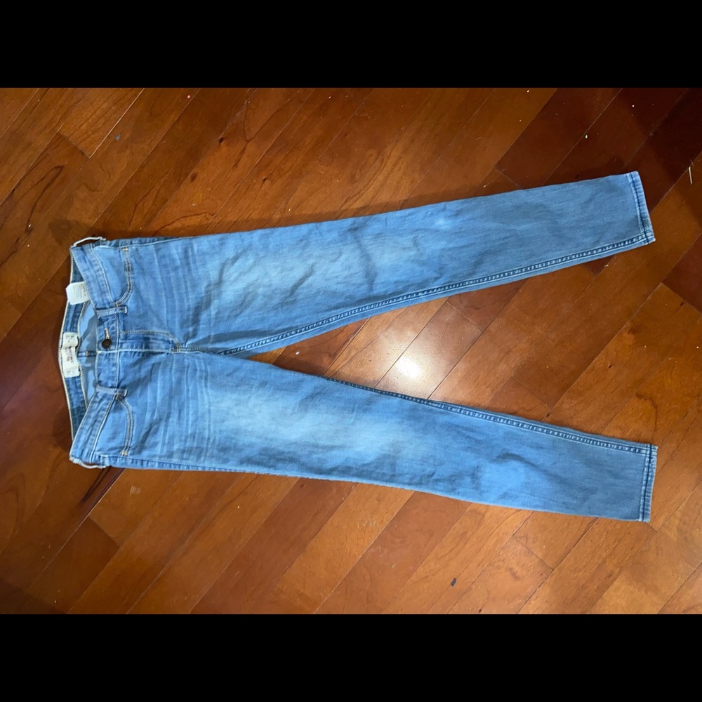 Hollister Jean jegging. Size 28w/29L (7r) - Picture 2 of 2